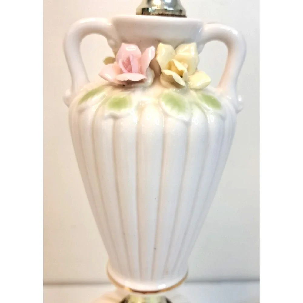 Vtg Japanese Porcelain Table Lamp w/ 3D Embossed Roses 12